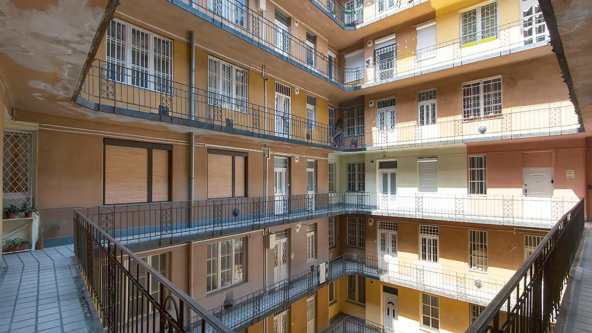 Real Apartments Kertesz Ii. location